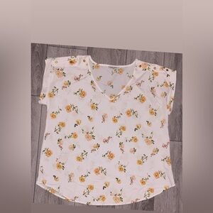 Speed Limit MPH Size XL Women’s Blouse Short Sleeved Floral Whet & Yellow Vneck